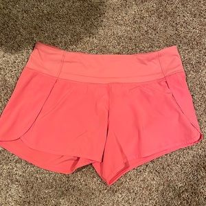 Lululemon Speed Up 4” shorts